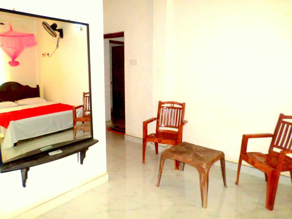 Lion Rest Hotell Anuradhapura Eksteriør bilde
