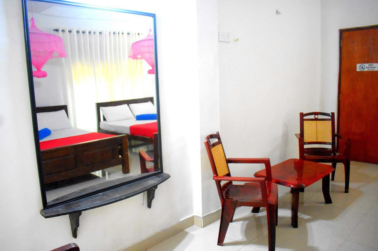 Lion Rest Hotell Anuradhapura Eksteriør bilde
